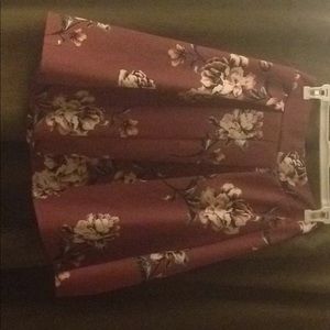 Chic floral print skirt